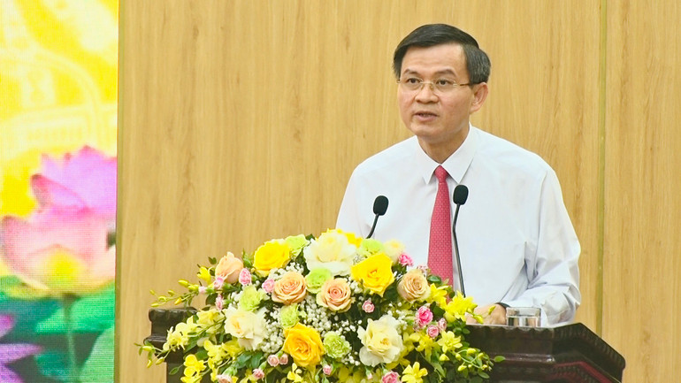 Bí thư Tỉnh ủy Ninh Bình Đoàn Minh Huấn phát biểu tại chương trình.