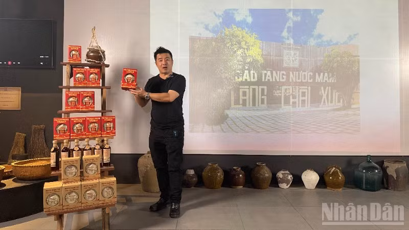 Nước mắm Tĩn của Làng chài xưa.