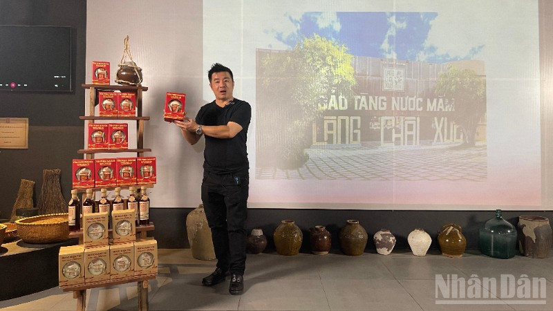 Nước mắm Tĩn của Làng chài xưa.