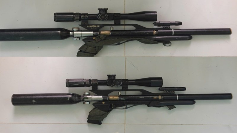 Hai khẩu súng được tịch thu.