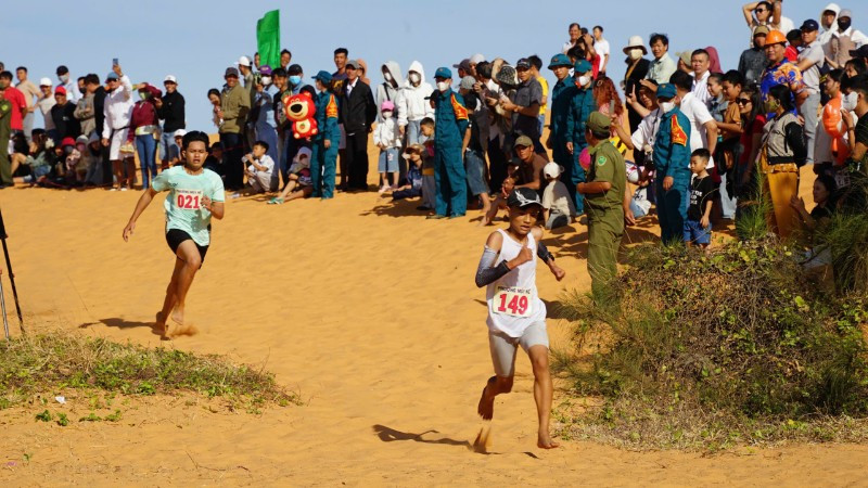 Giải chạy vượt đồi cát Mũi Né.