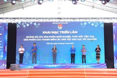 Khai mạc triển lãm gian hàng, quảng bá các sản phẩm khởi nghiệp, thúc đẩy tiêu thụ sản phẩm của thanh niên các dân tộc khu vực Tây Nguyên. 