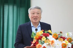 Phó Thủ tướng Thường trực Chính phủ Nguyễn Hòa Bình tiếp xúc cử tri tại phường Võ Cường, tỉnh Bắc Ninh. 