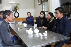 Lãnh đạo Ủy ban Mặt trận Tổ quốc tỉnh Bắc Ninh đến thăm hỏi, động viên gia đình nạn nhân vụ tai nạn giao thông nghiêm trọng xảy ra tại Lào Cai.