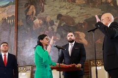Tổng thống lâm thời Venezuela Delcy Rodriguez tuyên thệ nhậm chức (Ảnh: AA/TTXVN)