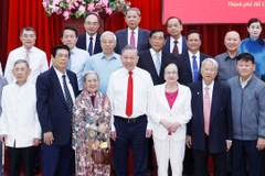 Tổng Bí thư Tô Lâm gặp mặt các đồng chí nguyên Uỷ viên Trung ương Đảng khu vực phía Nam nhân dịp đón Xuân Bính Ngọ 2026. Ảnh: Thống Nhất – TTXVN