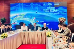 Hội thảo “Tiến biển bằng siêu đô thị ESG++: Chiến lược đầu tư bền vững”. (Ảnh: HNV)