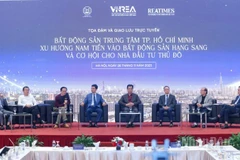 Đông đảo các chuyên gia hàng đầu trong lĩnh vực kinh tế, bất động sản, quy hoạch; đại diện các doanh nghiệp, sàn giao dịch bất động sản phân phối tại Hà Nội và các tỉnh phía bắc, cùng các cơ quan thông tấn báo chí tham dự hội thảo. (Ảnh: PV)