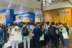 Đông đảo sinh viên tham dự chương trình. (Ảnh: NIC)