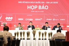 Ban tổ chức họp báo tại Hà Nội.