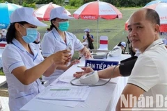 Tiêm chủng là biện pháp hiệu quả nhất để phòng, chống mắc Covid-19. 