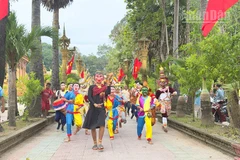 Đồng bào dân tộc Khmer Vĩnh Long vui cùng lễ hội. 