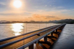 Tuyến cao tốc Vân Đồn - Móng Cái (Quảng Ninh) được đầu tư khá đồng bộ