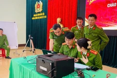 Phòng Cảnh sát Quản lý hành chính về trật tự xã hội, Công an tỉnh Đắk Lắk triển khai công tác cấp đổi thẻ đảng viên gắn chip.