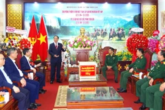 Phó Chủ tịch Quốc hội Trần Quang Phương làm việc với Bộ Chỉ huy quân sự tỉnh Đắk Lắk.