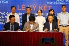 Các hiệp hội, doanh nghiệp tỉnh Đắk Lắk ký kết hợp tác tiêu thụ nông sản với các doanh nghiệp nước ngoài.