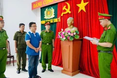 Cơ quan Cảnh sát điều tra, Công an tỉnh Đắk Lắk thi hành lệnh bắt bị can để tạm giam đối với Võ Thái Huy. (Ảnh: Cơ quan Cảnh sát điều tra)