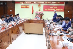 Quang cảnh hội nghị thường kỳ đánh giá tình hình kinh tế-xã hội, bảo đảm quốc phòng, an ninh tháng 11/2025 của Ủy ban nhân dân tỉnh Đắk Lắk.