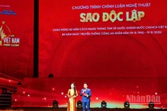 Quang cảnh Chương trình chính luận nghệ thuật "Sao Độc lập". (Ảnh: BẢO LONG)