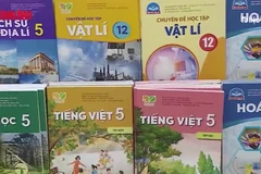 [Video] “Dẹp loạn” sách giáo khoa