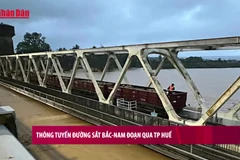 [Video] Thông tuyến đường sắt Bắc-Nam đoạn qua TP Huế 