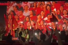 [Video] Tổ quốc trong tim: Hòa mình với “concert trong rạp phim”