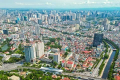 Việc các địa phương kịp thời theo dõi biến động giá đất trên thị trường để cập nhật, điều chỉnh phù hợp đóng vai trò quan trọng trong phát triển lành mạnh của thị trường bất động sản. (Ảnh THẾ ĐẠI)