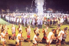 Ngày hội dưới chân núi Bra Yàng.