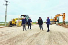 Kiểm tra tiến độ thi công tại dự án Đường bộ ven biển đoạn Nga Sơn-Hoằng Hóa.