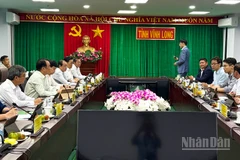 Quang cảnh buổi làm việc. 