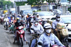 Lựa chọn giữ lại bên mình chiếc xe quen thuộc, nhưng với diện mạo mới, bớt khí thải, không ồn, giảm mùi xăng… là mong muốn có thật của nhiều người dân.