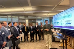 Đoàn cán bộ Trung ương và các ban, ngành, địa phương của Việt Nam tham quan, trao đổi tại Trường đại học Công nghệ Sydney.