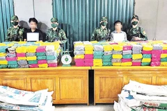 Hai đối tượng vận chuyển 500 kg ma túy bị Bộ đội Biên phòng tỉnh Quảng Trị bắt giữ.
