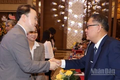 Phó Chủ tịch Thường trực Ủy ban nhân dân tỉnh Đồng Nai Nguyễn Kim Long cùng đại biểu.