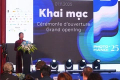 Biennale nhiếp ảnh quốc tế Photo Hanoi ’25 được ví như “bữa tiệc thị giác” đa sắc màu đã khai mạc.