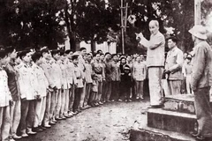 Chủ tịch Hồ Chí Minh đến thăm và huấn thị cho cán bộ, chiến sĩ Công an nhân dân, tháng 2/1961. (Ảnh Tư liệu)