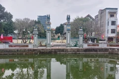 Cổng đình Phú Gia.