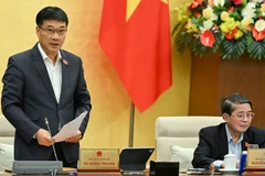 Phó Chủ tịch Quốc hội Vũ Hồng Thanh điều hành nội dung phiên họp. (Ảnh: DUY LINH)