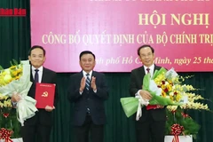 [Video] Công bố quyết định của Bộ Chính trị về công tác cán bộ