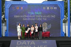 Tọa đàm “Định hướng phát triển và hỗ trợ sản phẩm cuộc thi Data for Life”.