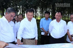 Lãnh đạo Tỉnh ủy, Ủy ban nhân dân tỉnh Đồng Nai khảo sát khu vực quy hoạch đô thị sân bay Long Thành.