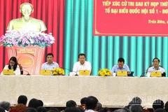 Các đại biểu Quốc hội Tổ số 1 Đoàn đại biểu Quốc hội tỉnh Đồng Nai tiếp xúc cử tri tại phường Trấn Biên, tỉnh Đồng Nai.