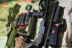 Vũ khí và tang vật đối tượng Lê Sỹ Tùng sử dụng sát hại 3 người dân.