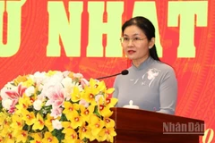 Đồng chí Tôn Ngọc Hạnh, Phó Bí thư Thường trực Tỉnh ủy, Chủ tịch Hội đồng nhân dân tỉnh Đồng Nai phát biểu tại kỳ họp.