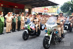 Lực lượng Công an tỉnh Đồng Nai ra quân thực hiện cao điểm bảo đảm trật tự an toàn giao thông.