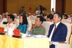 Lãnh đạo tỉnh Đồng Nai và các đại biểu tham dự lễ kỷ niệm.