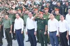 Lãnh đạo tỉnh Đồng Nai và các đại biểu tham dự buổi lễ.