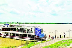 Tour đường sông kết nối Hà Nội-Hưng Yên là một trong những sản phẩm công nghiệp văn hóa phát huy hiệu quả.