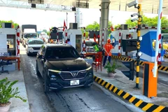 Theo thống kê, hiện nay mới có khoảng 3 triệu trên tổng số gần 6 triệu tài khoản giao thông được kết nối với phương tiện thanh toán không dùng tiền mặt.