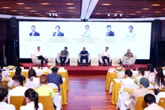 Tọa đàm thu hút nhiều chuyên gia, học giả đầu ngành khảo cổ học, lịch sử, mỹ thuật, văn hóa dân gian.